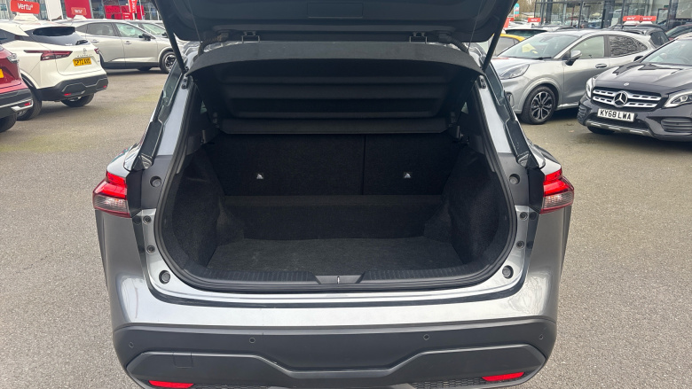 Nissan Qashqai 1.3 DiG-T MH Acenta Premium 5dr Petrol Hatchback